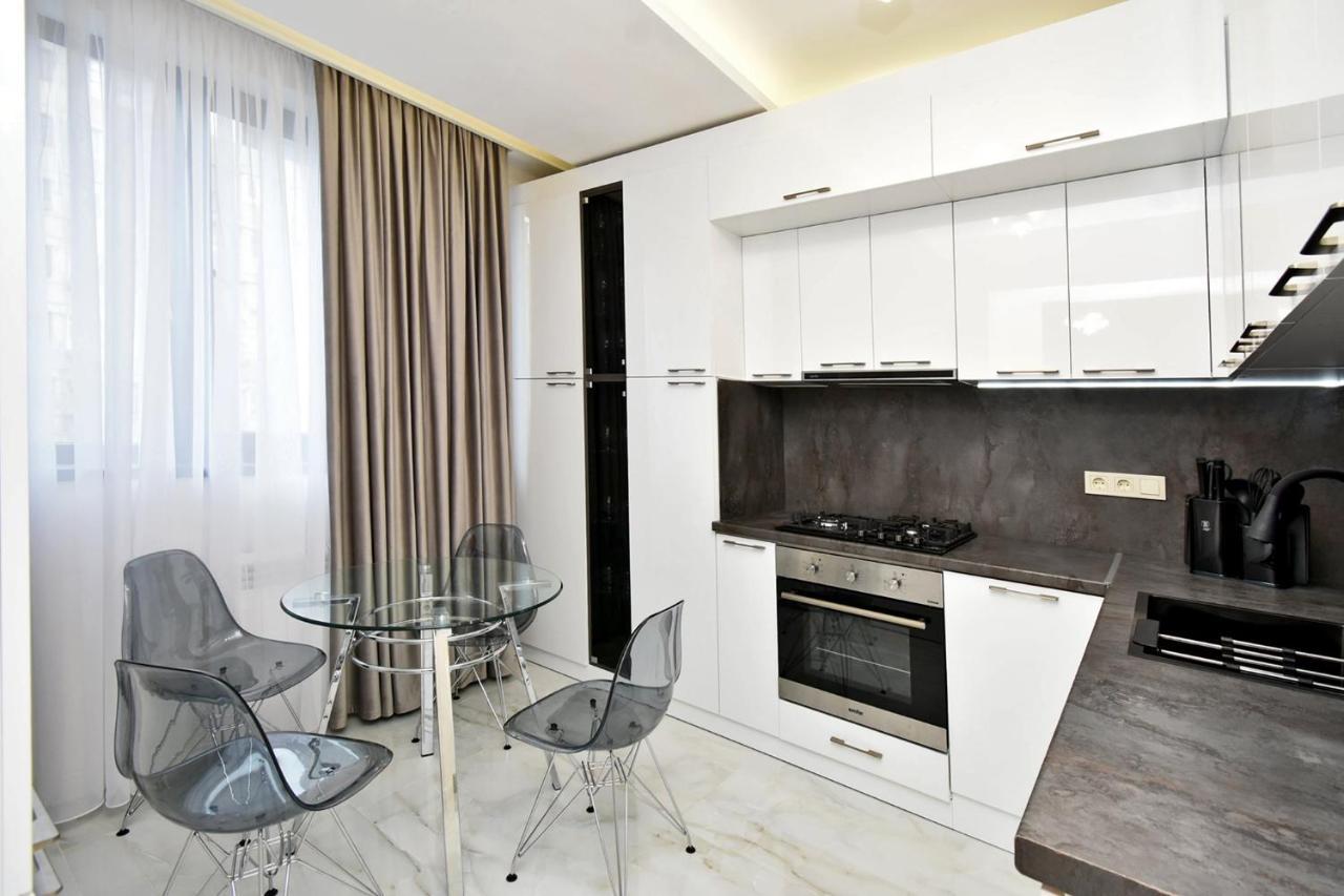 יירבאן Apart House In Centr Koghbaci Strit מראה חיצוני תמונה